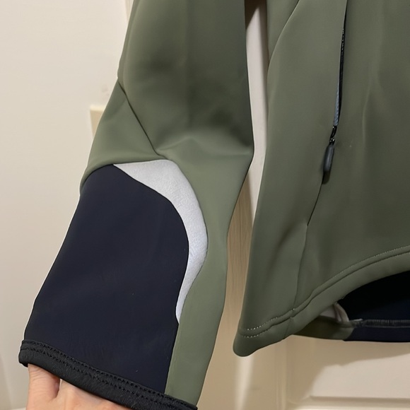 Sugoi green and black jacket (sz lg) - Picture 5 of 12